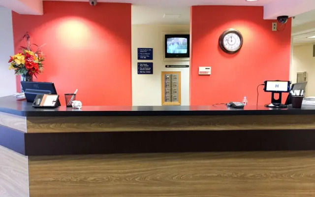GuestHouse Inn & Suites Sutherlin