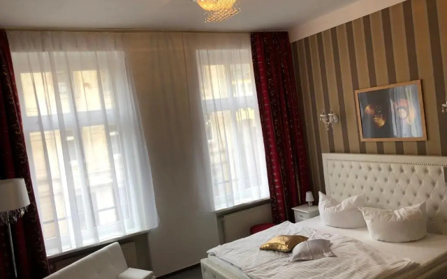 Отель Maison LeMi