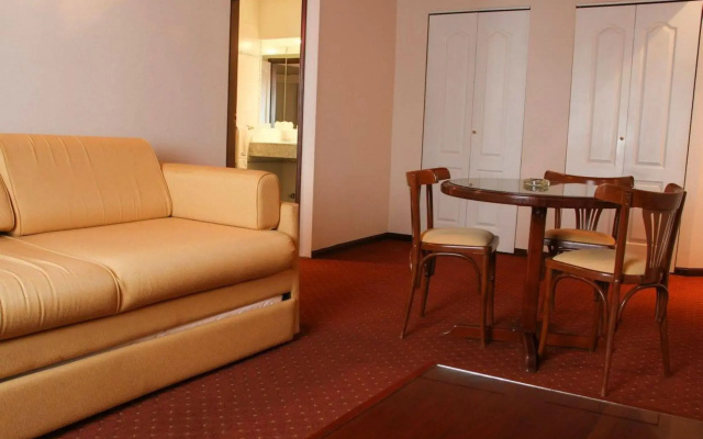Hotel Reviens