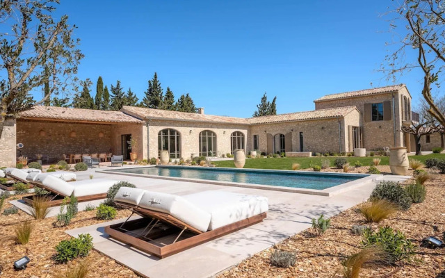 Villa Lovea in Saint-r My-de-provence