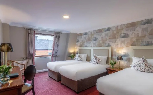 Dooleys Hotel