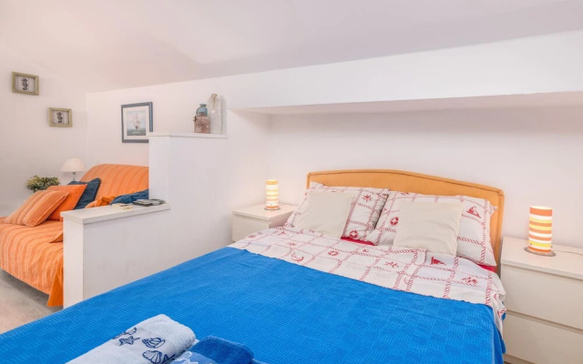 Beautiful Apartment in Vantacici With Wifi