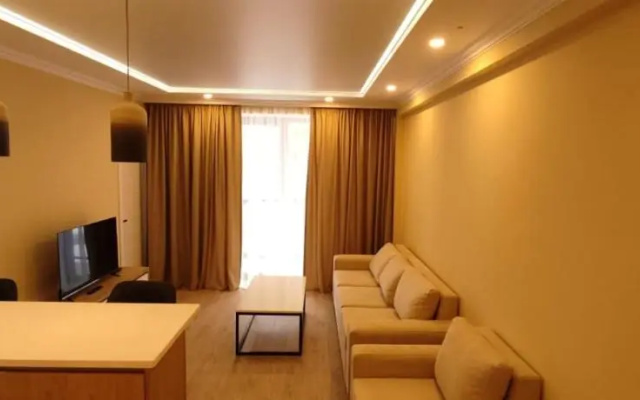 Evdo Apartments F4 Wooden Room