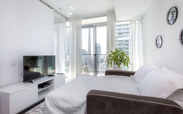 Noel Suites- Peter and Richmond St West