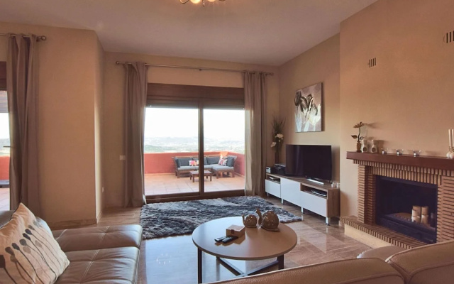 Tasteful Villa in Pinos de Alhaurín With Swimming Pool