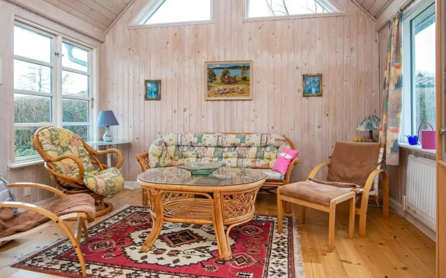6 Person Holiday Home in Grenaa-by Traum