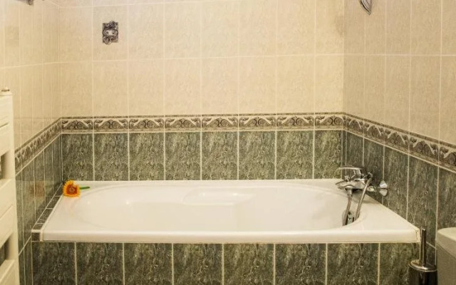 Elegance Hotel