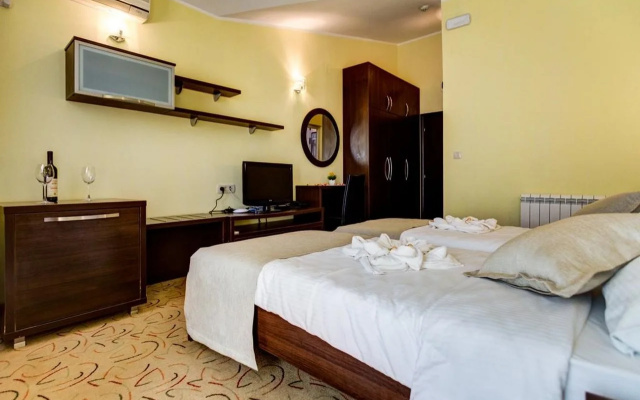 Hotel Odissey Jaz