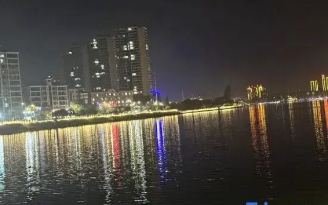 Lakeside Residence | Lakeside Scenery Elegant and Comfortable Leisure Homestay (Dongjiang)