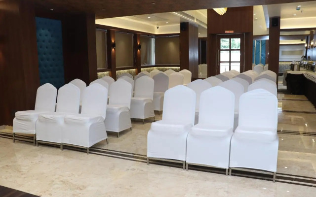 Hotel Golden Nest - Thane