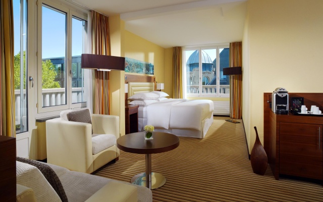 Neues Schloss Privat Hotel Zurich, Autograph Collection