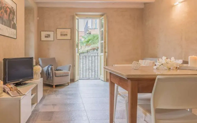 Del Duca Apartment in Varenna