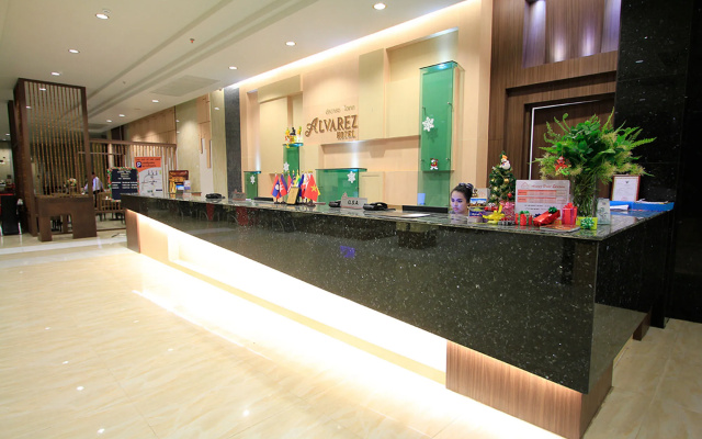 Alvarez Hotel