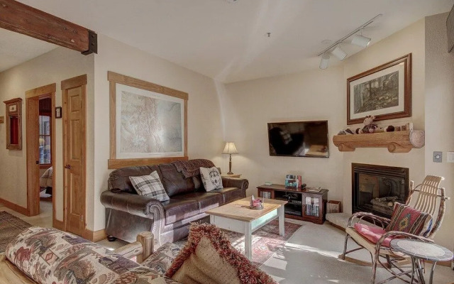 8775 Trappers Crossing - 1 Br Condo
