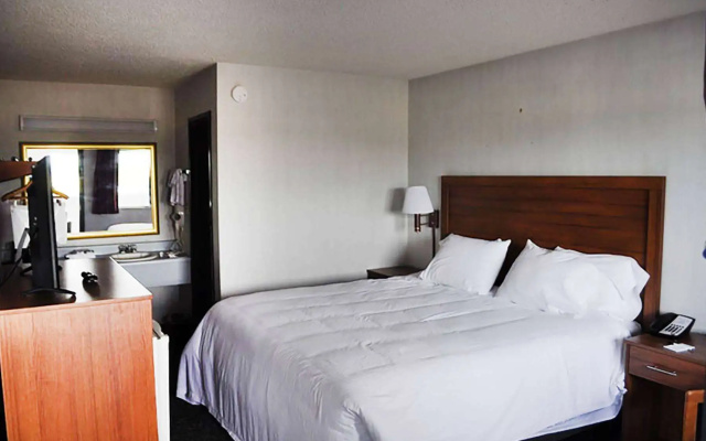 Super 8 by Wyndham Petoskey