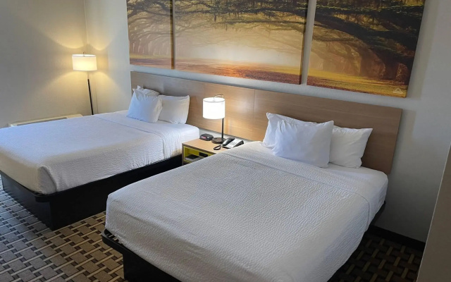 Days Inn Fayetteville-South/I-95 Exit 49