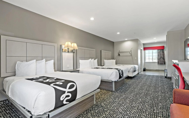 Paris Inn & Suites