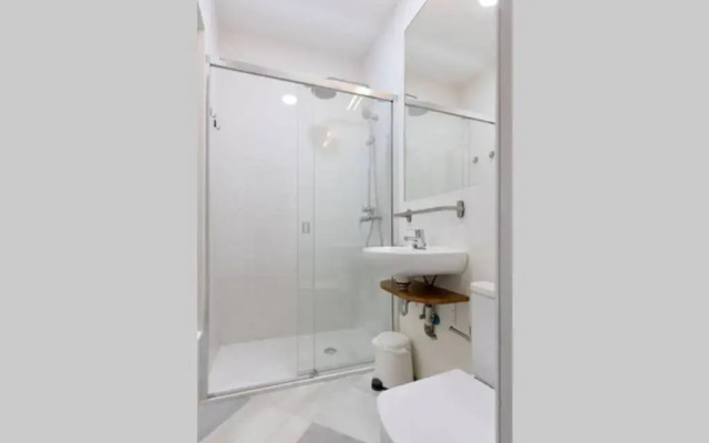 Hernando Colon Deluxe Suite by Valcambre