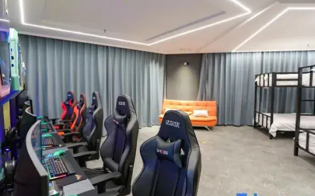 Whale e-sports hotel