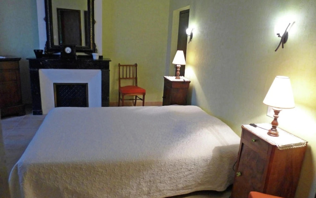 Holiday Home in Montbrun With Pool & Vineyards