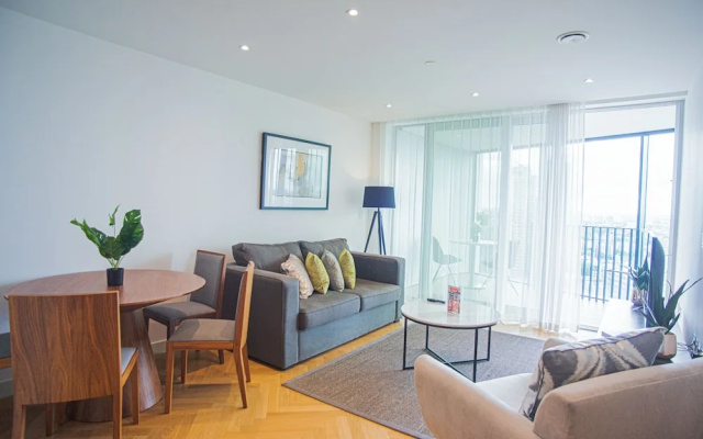 High Rise 1 Bedroom Apartment in Southbank