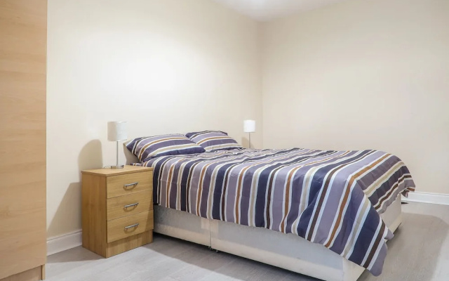 OLD Church Road - Deluxe Single Guest Room 4