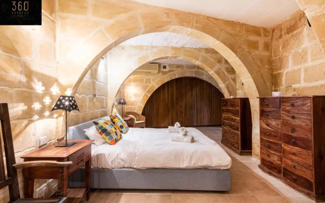 Beautiful, Designer villa with Private pool & BBQ by 360 Estates
