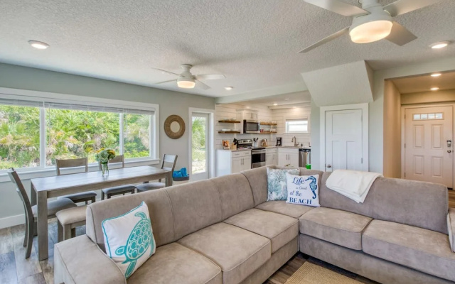 Barefoot Hideaway Family Beachfront Retreat