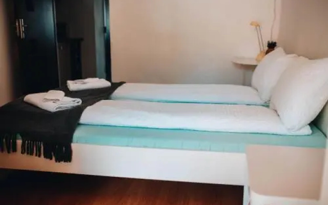Paula Apartment & Rooms
