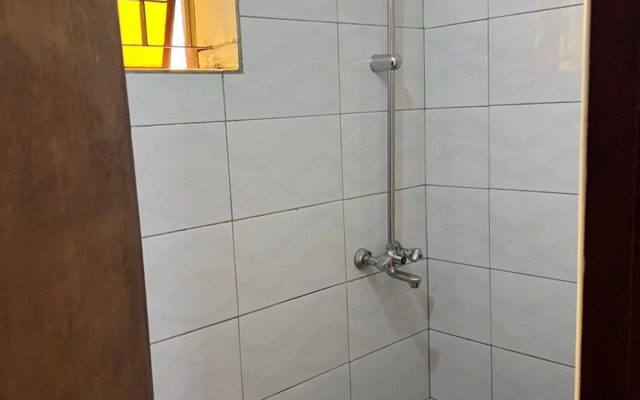 Lark suites -Bukoto