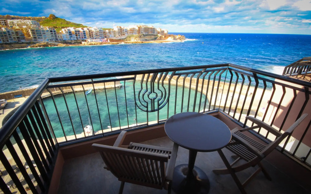 Calypso Hotel