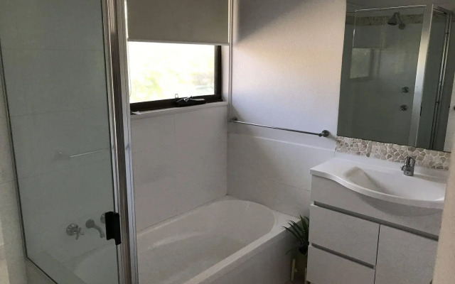 Glen Eden Beach Resort