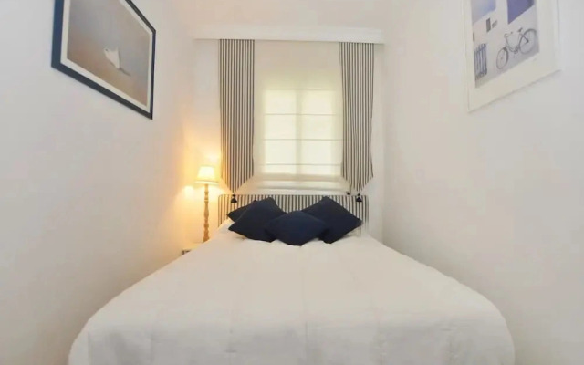 Sea-view Apartment in Roses Near Beach