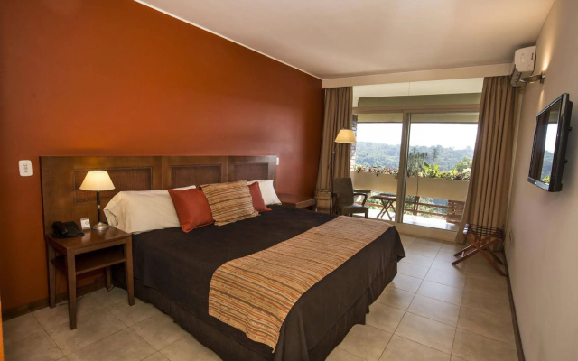 Raíces Esturión Hotel & Raíces Amambai Lodges