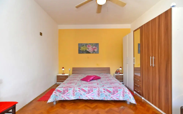 Apartment 1122