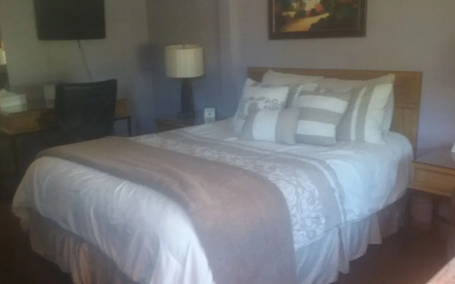 Rodeway Inn & Suites Iris Garden