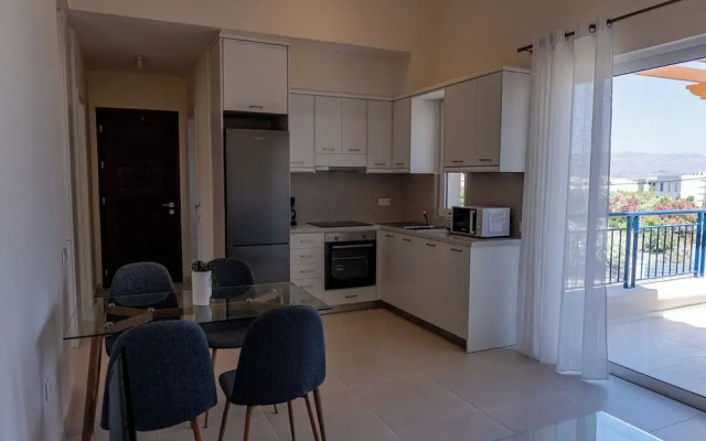 Phaedrus Living: Seaside Thalassa Cretan 201