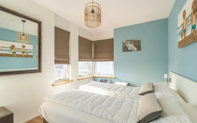 4-person Apartment With Island View