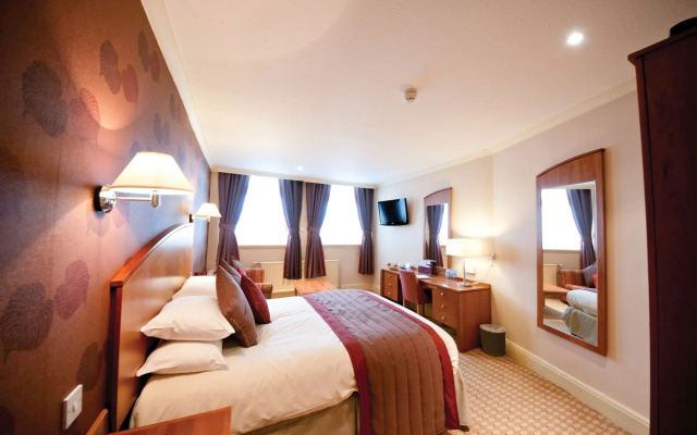 Crown and Mitre Hotel