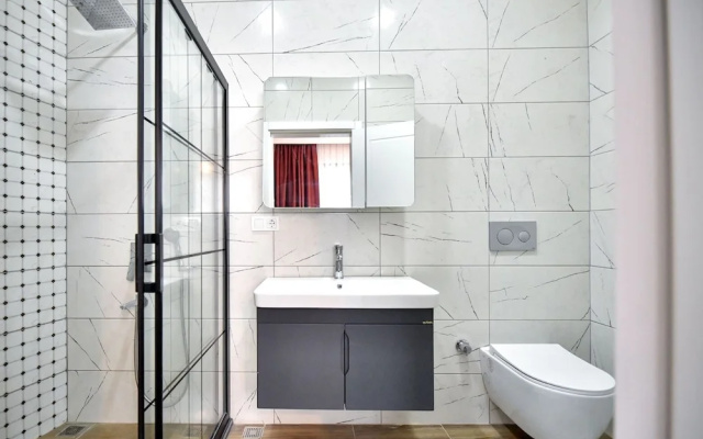 Red Moon Suites