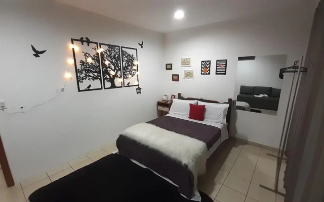 Suite climatizada, ao lado da praca principal