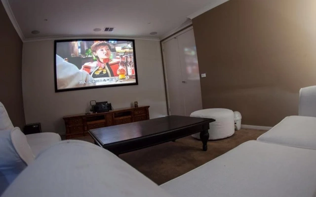 Melbourne Waterfront Resort