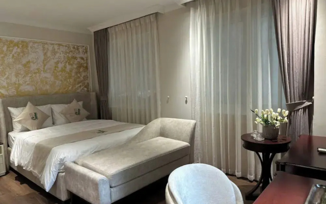 Jade Boutique Hotel