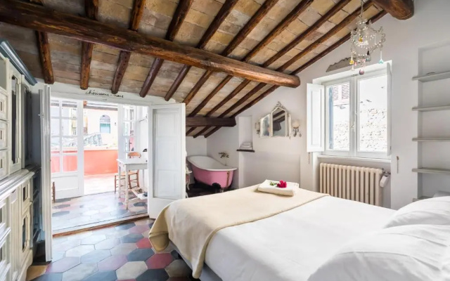 Scala Lovely Terrace Apartment