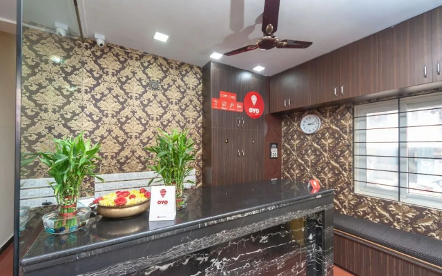 Oyo 8410 Rajeswari Tower