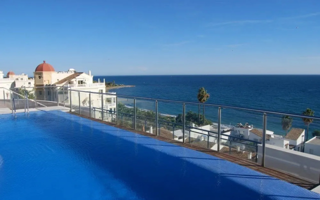 apartment with garden and sea view