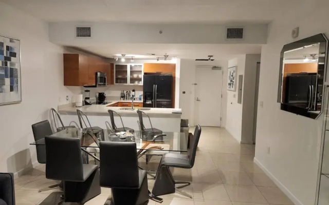 Wonderful 1 bedroom condo in Midtown