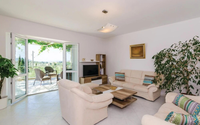 Stunning Home in Orasac With Wifi and 3 Bedrooms