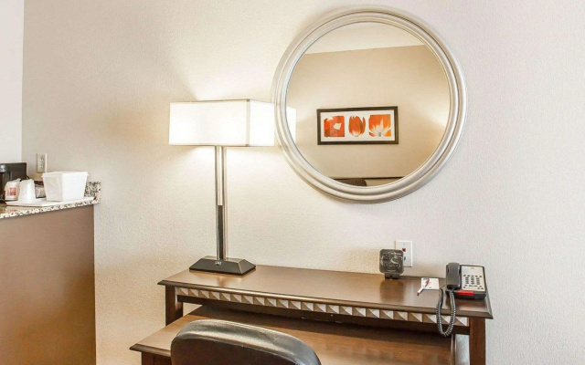 Comfort Suites Manchester near Arnold AFB