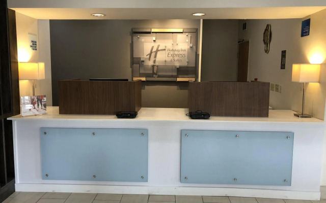 Holiday Inn Express Hotel & Suites Harrison by IHG